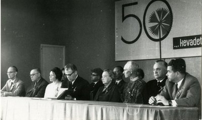 Kingissepa V. Kingissepa nim. Keskkooli 50. aastapäeva tähistamine 1969. a. : vaade presiidiumile.  duplicate photo