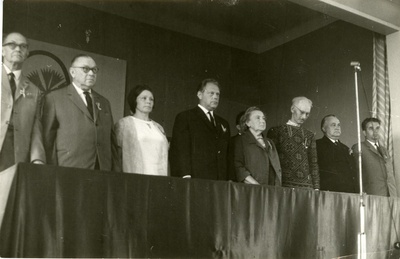 SÜG-i esimene vilistlaste kokkutulek 1968: vaade presiidiumile.  duplicate photo