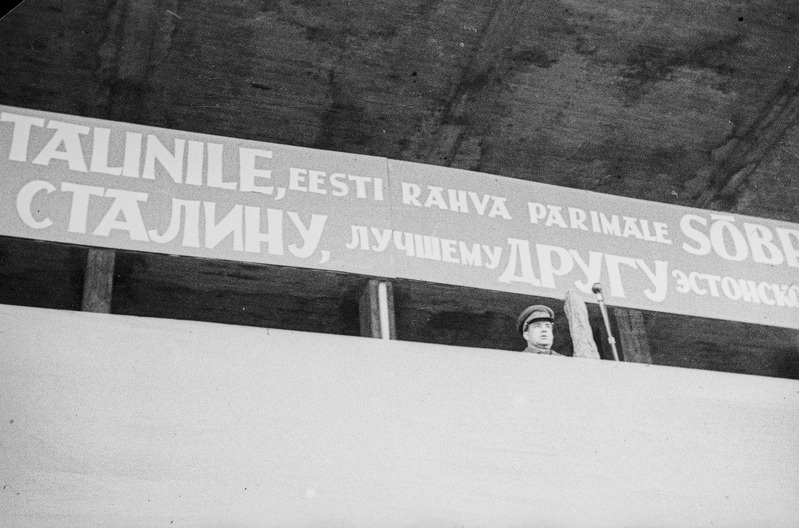 Tallinna vabastamise puhul korraldatud miiting Kadrioru staadionil.