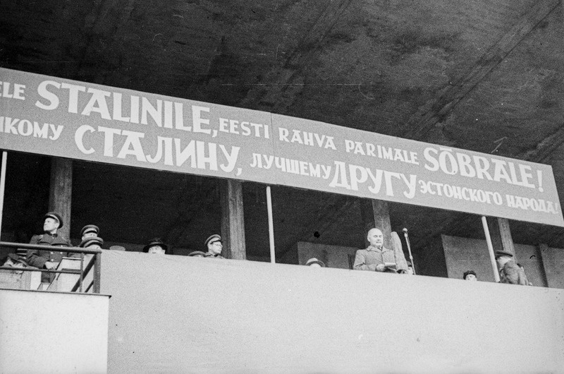 Tallinna vabastamise puhul korraldatud miiting Kadrioru staadionil.