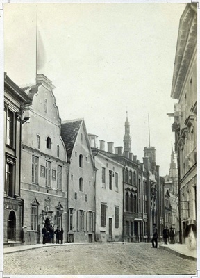 Tallinn, Pikk tänav, Mustpeade Vennaskonna ja Kanuti Gildi majad.  similar photo
