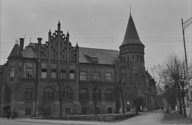 Tallinn, Estronia puiestee, Aadlipanga hoone (Eesti panga hoone). Endine foto nimetus: Punakaardi staap.
