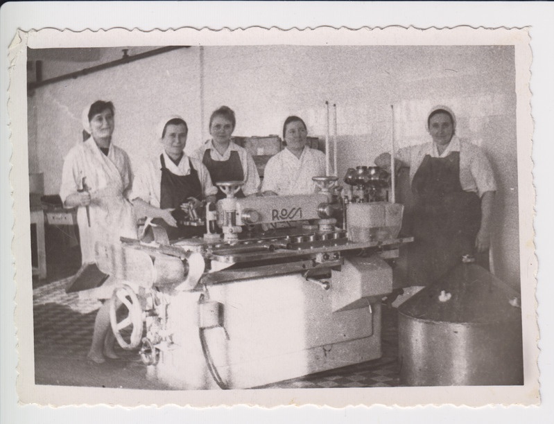 ETKVL Põltsamaa Põllumajanduskombinaadi tuubitäitmise masin