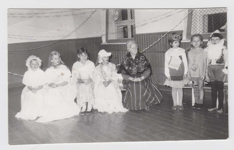 Salme Prits, Põltsamaa algkooli õpilased