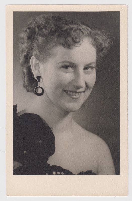 Ellu Puudist, näitleja