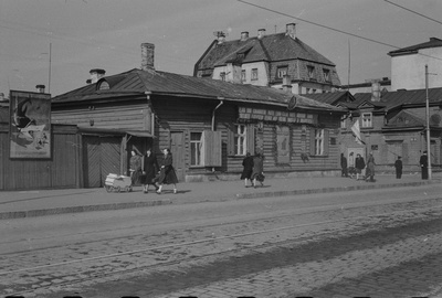 Töörahva püha 1. mail 1953. a-l. Dekoreeritud hoone Narva maanteel.  similar photo