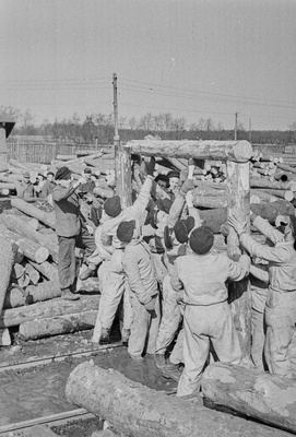 Kaevandus-tööstuskool Kukrusel.  similar photo