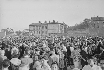 Tallinna uue keskväljaku - Stalini väljaku (Viru Väljak) avamine.  similar photo