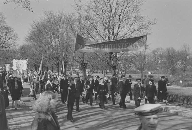 Töörahva püha 1. mail 1953. a-l. Töötajate rongkäik.