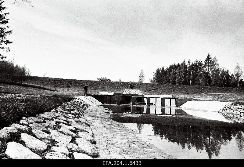 Kilingi-Nõmme Näidismetsamajandi Rae paisjärv.