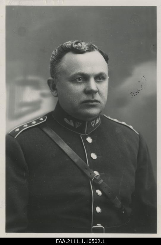 Tõrva politseikomissar Viktor Püvi, portreefoto