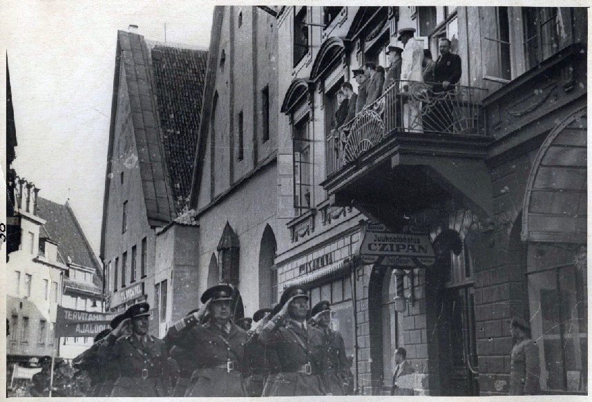 Tallinn, Eesti sõjavägede paraad Pikal tänaval 1940. aasta juulis.