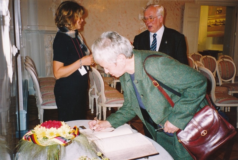 Anita ja Gert Pistohlkors Tartu Linnamuuseumis.