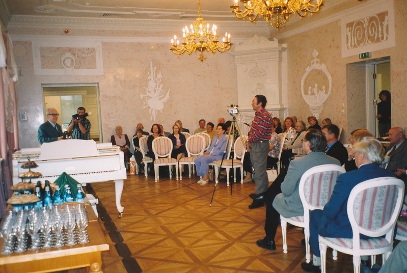 Raamat: H.Palamets "Lugusid toonasest Tartust",  esitlus.