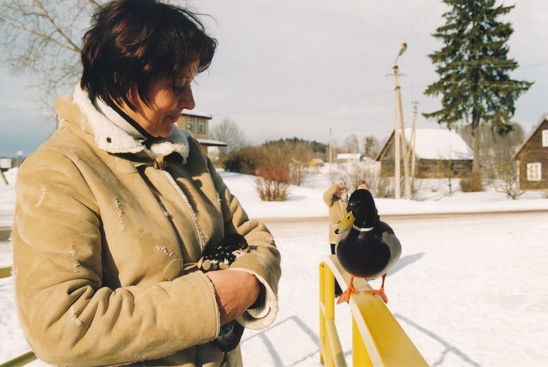 Tartu Linnamuuseumi töötajad Lõuna-Eestis, Rõuges, 2004.