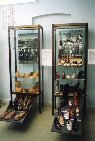 Foto: Tartu Linnamuuseumi näitus "King on surnud, elagu king!" (jalatsid läbi aegade).
Kuraator: Aime Kärner
Foto: Pearu Kuusk