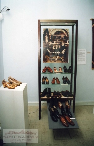 Foto: Tartu Linnamuuseumi näitus "King on surnud, elagu king!" (jalatsid läbi aegade).
Kuraator: Aime Kärner
Foto: Pearu Kuusk