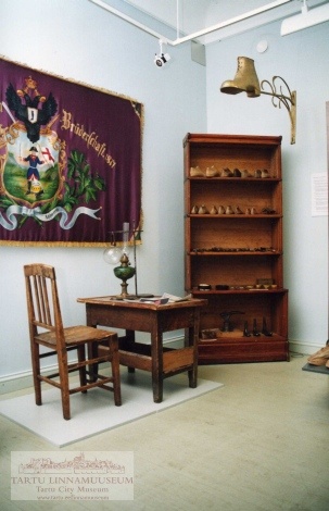 Foto: Tartu Linnamuuseumi näitus "King on surnud, elagu king!" (jalatsid läbi aegade).
Kuraator: Aime Kärner
Foto: Pearu Kuusk