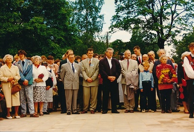 Jakob Hurda ausamba avamine. 
Tartu, Vanemuise park, 1994.  similar photo