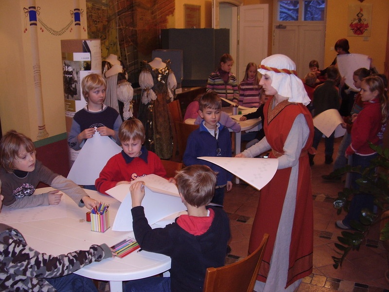 Digifoto. Muuseumipedagoogiline programm "Maru müts". Tartu, 2007.