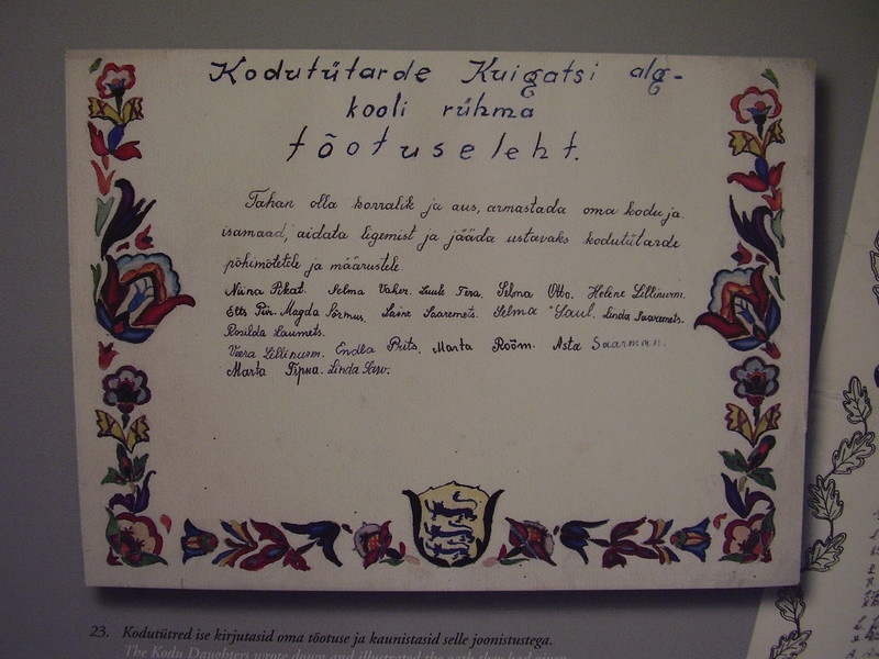 Digifoto. Näitus "Õed Soome lahe kahelt kaldalt. Lotta Svärd ja Naiskodukaitse". Kodutütarde tõotusleht (1936). Tartu, 2007.