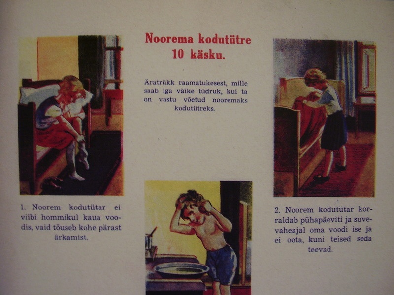 Digifoto. Näitus "Õed Soome lahe kahelt kaldalt. Lotta Svärd ja Naiskodukaitse". Kodutütarde 10 käsku (1936). Tartu, 2007.