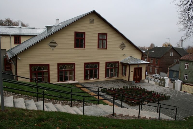 Tartu laulupeomuuseum, külgvaade pargi poolt. 2007