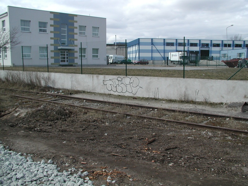 Digifoto. Grafiti avalikus linnaruumis. Tartu, 2004.