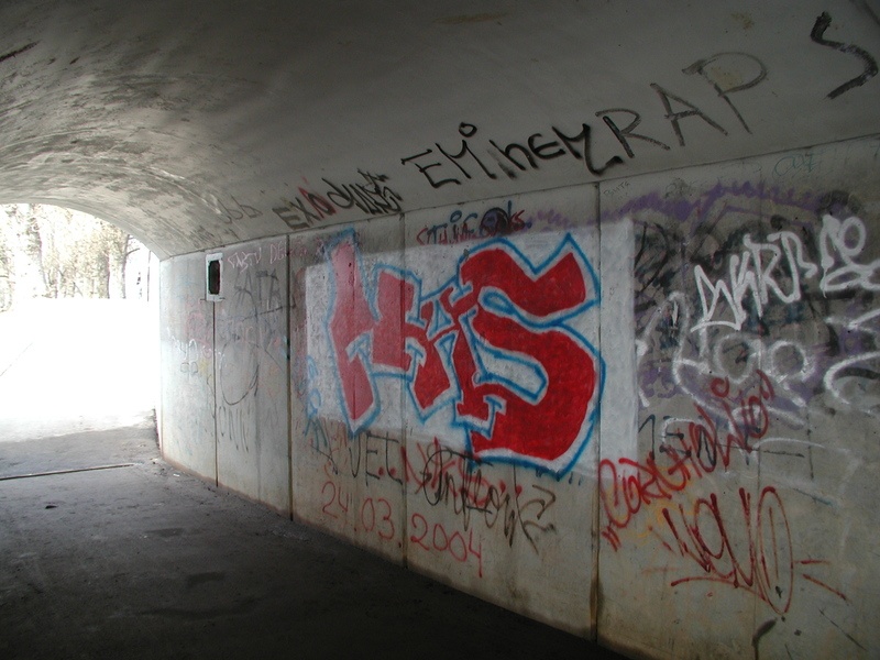 Digifoto. Grafiti avalikus linnaruumis. Tartu, 2004.