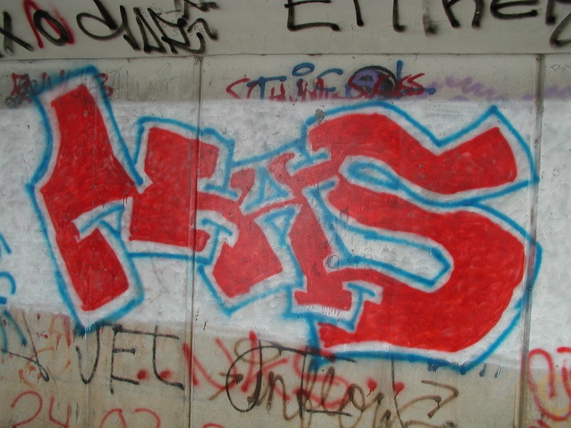 Digifoto. Grafiti avalikus linnaruumis. Tartu, 2004.