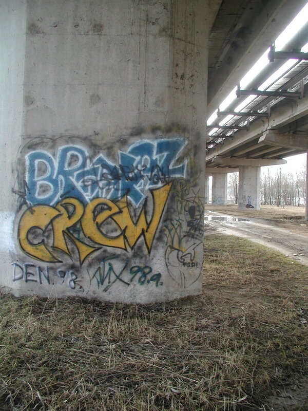 Digifoto. Grafiti avalikus linnaruumis. Tartu, 2004.