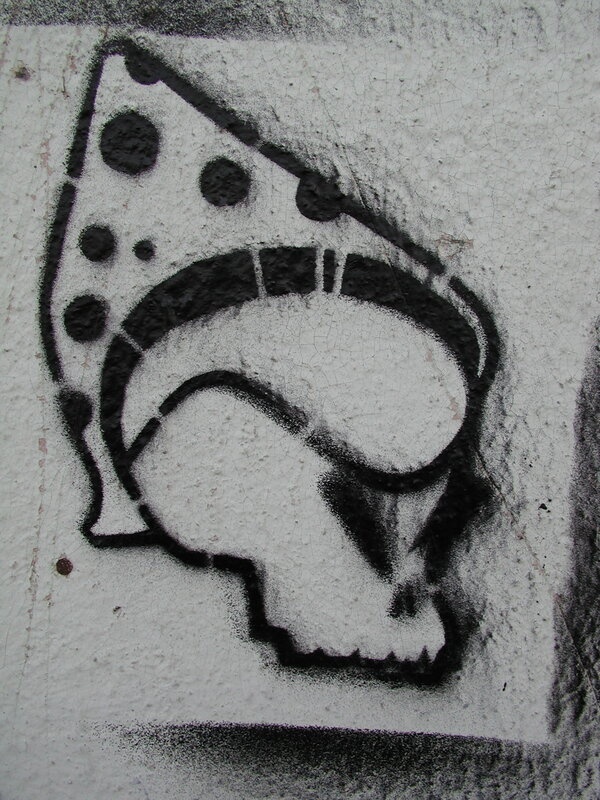 Digifoto. Grafiti avalikus linnaruumis. Tartu, 2004.
