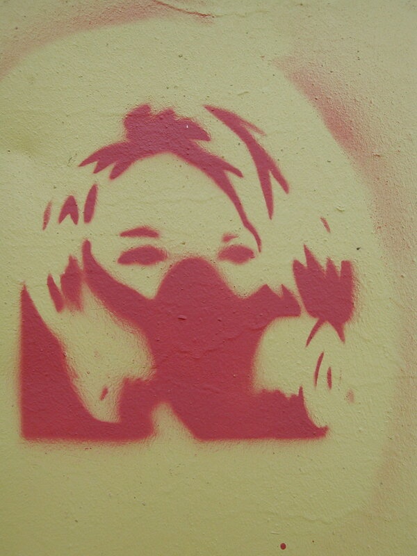 Digifoto. Grafiti avalikus linnaruumis. Tartu, 2004.