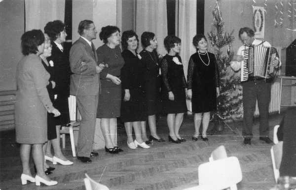 Tartu Raudteelaste Klubi: isetegevuslased; esineb segaansambel. 1960-1967