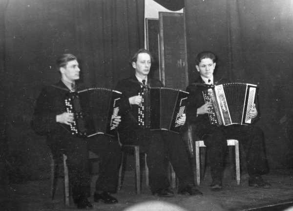 Tartu Raudteelaste Klubi: isetegevuslased;  esinevad bajaanimängijad. 1960-1967