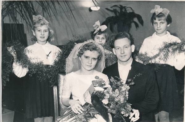 Pulm, abielu registreerimine. Tartu Linna Perekonnaseisuaktide Büroo. 1962