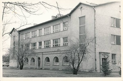 Tartu linnavaade. Eesti Loomakasvatuse ja Veterinaaria Teadusliku Uurimise Instituudi laboratoorium, Fr.R.Kreutzwaldi tn 46. 1970ndatel.  similar photo