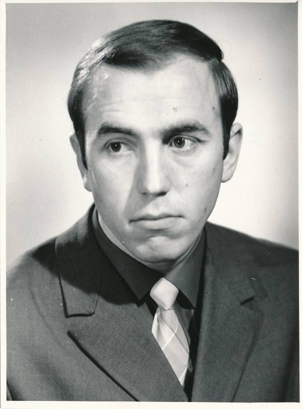 Portreefoto. Rein Veidemann (sünd. 1946), eesti kirjandusteadlane, ajakirjanik, kirjanik ja õppejõud. 1972.a.