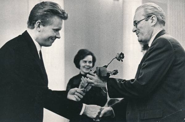 Portreefoto. Johannes Bleive, helilooja. Tartu, 1970ndatel.