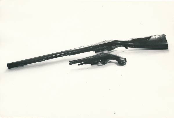 Tartu Linnamuuseumi ekspositsioon. Põhjasõja aegne üheraudne tulelukuga püss. 1975.a.