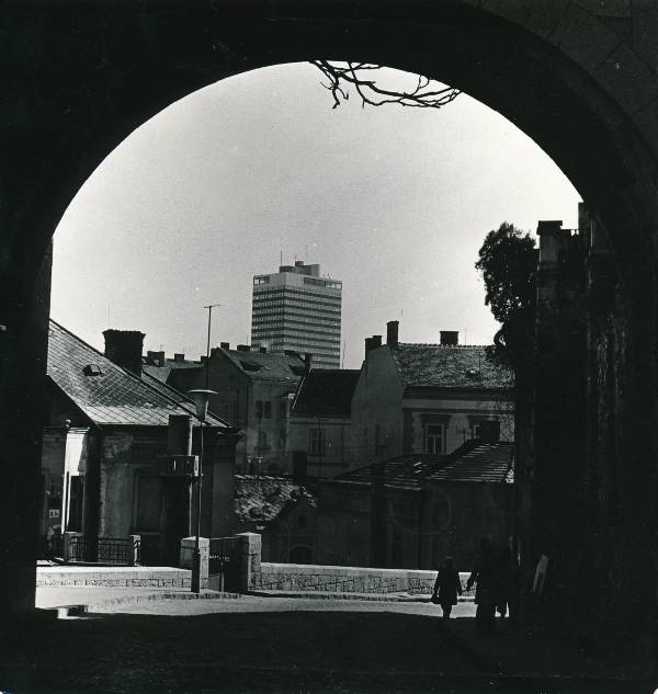 Vaated Ungarist. Foto on kingitud Tartu delegatsioonile, kes osales sõpruslinna Veszprémi vabastamise 30. aastapäeva pidustustel.