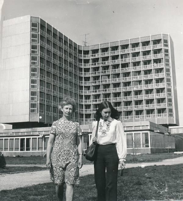 Vaated Ungarist. Foto on kingitud Tartu delegatsioonile, kes osales sõpruslinna Veszprémi vabastamise 30. aastapäeva pidustustel.