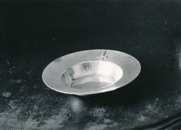 Tartu kirikutes leiduvad kultusesemed. Oblaadi taldrik Peetri kirikus, Narva mnt 104. 1976.a.