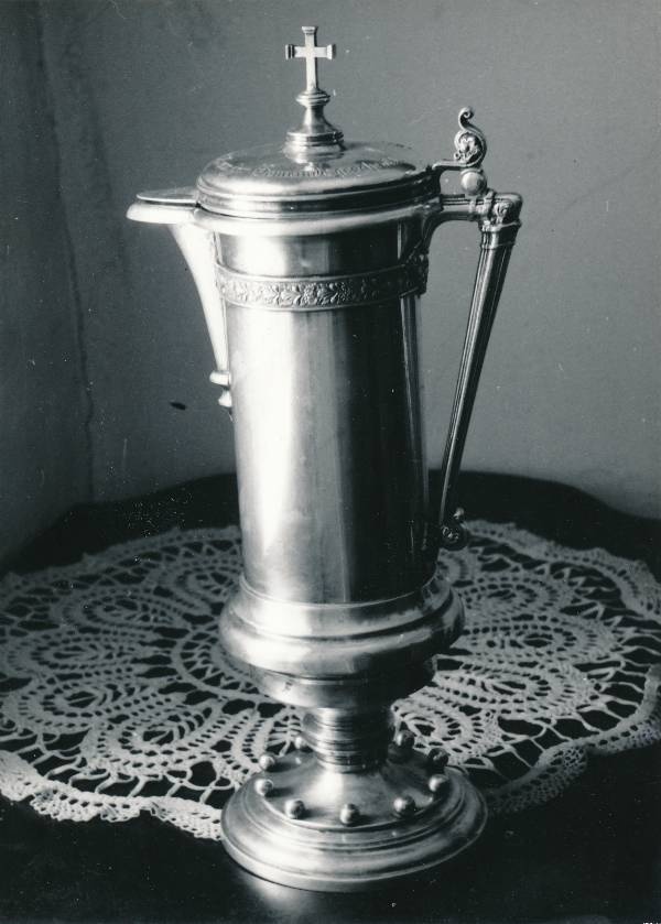 Tartu kirikutes leiduvad kultusesemed. Veinikann Peetri kirikus, Narva mnt 104. 1976.a.