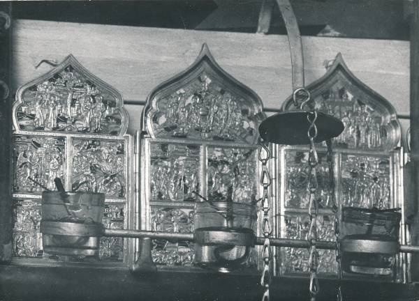 Tartu kirikutes leiduvad kultusesemed. Metallikoon vanausuliste palvemajas, Põik tn 10. 1976.a.