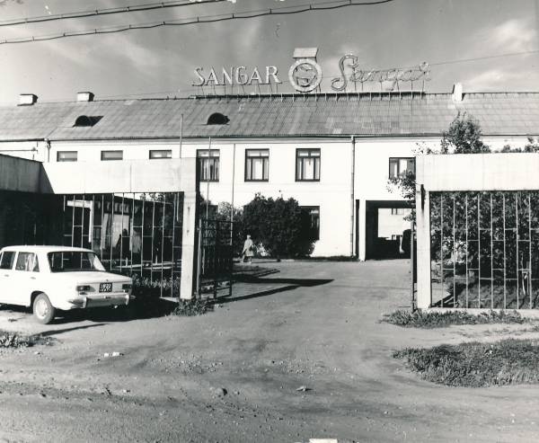Tartu Õmblusvabriku Sangar peahoone. 1970ndatel.