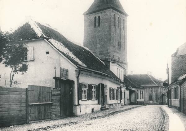 Tartu linnavaade. Jaani kirik Jaani tn. 1930ndatel.