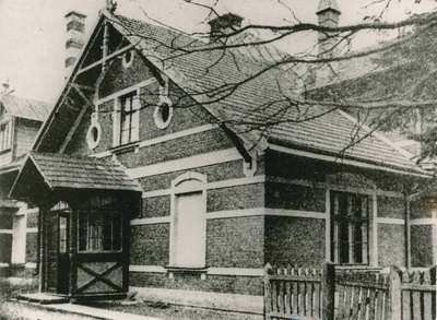 Tartu linnavaade. Töölismaja Tähe ja Päeva tn nurgal. 19. sajandi lõpus.  duplicate photo