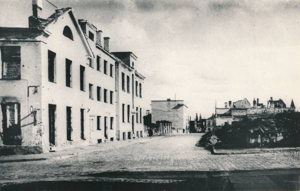 Tartu linnavaade. Varemetes kesklinn, Struve ja Vanemuise tn nurgal. 1944.a.