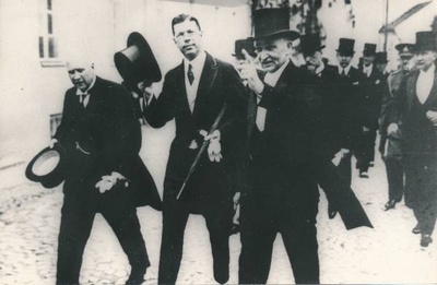 Tartu Ülikool. Rootsi kroonprints Gustaf VI Adolf 300. aasta juubelipidustustel. 30.06.1932.a.  similar photo